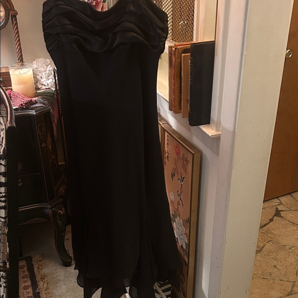 Chic Strapless Black Dress